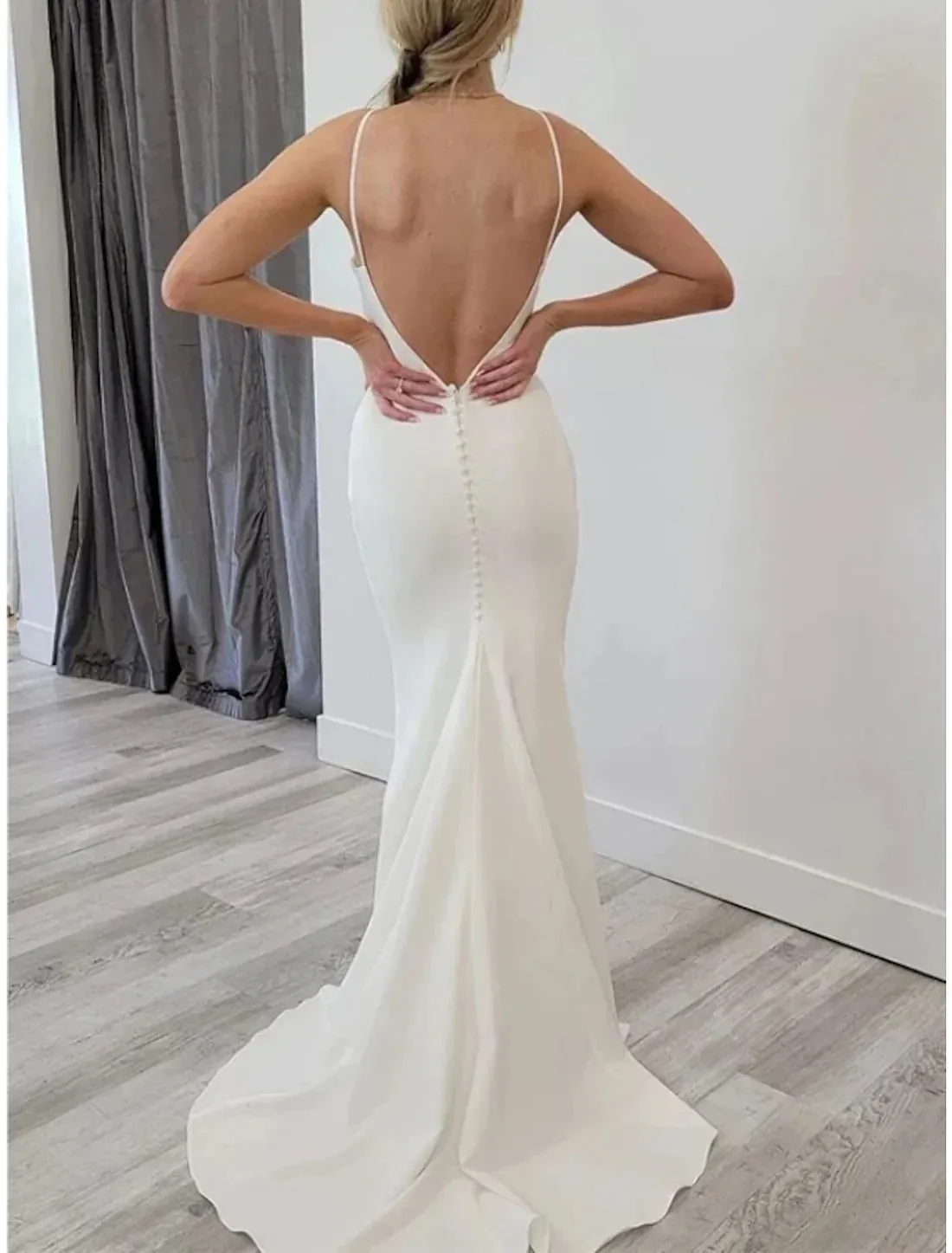 Luolandi Reception Casual Wedding Dresses Sheath / Column Scoop Neck Sleeveless Sweep / Brush Train Stretch Fabric Bridal Gowns With Solid Color Open Back